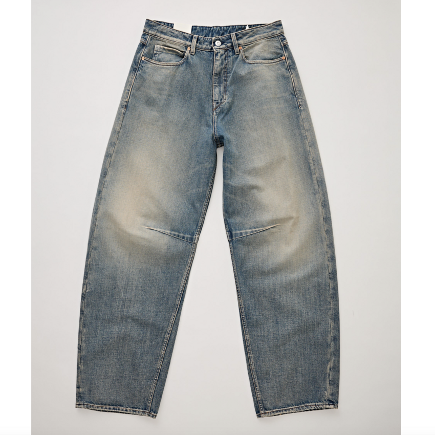 Tenue. Robyn Jeans Parker