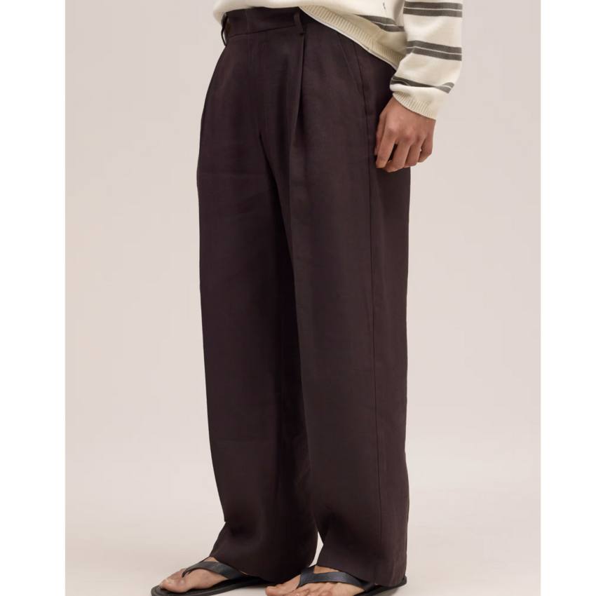 NN.07 Kay 1808 Deep Truffle