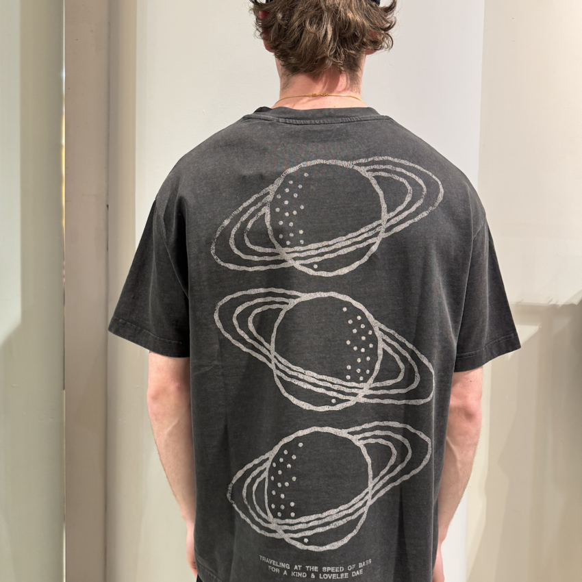 LOVELEE DAE SS Chuck Tee Speed Of Bass Washed Black