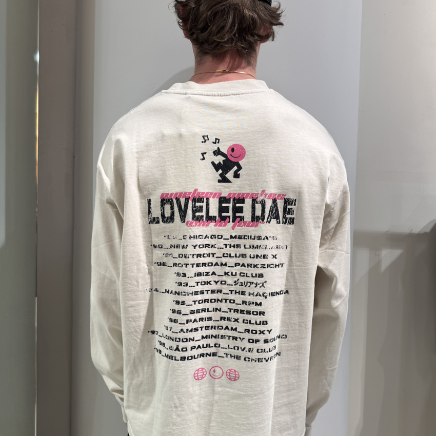 LOVELEE DAE LS Chuck Tee Worldtour Vintage White