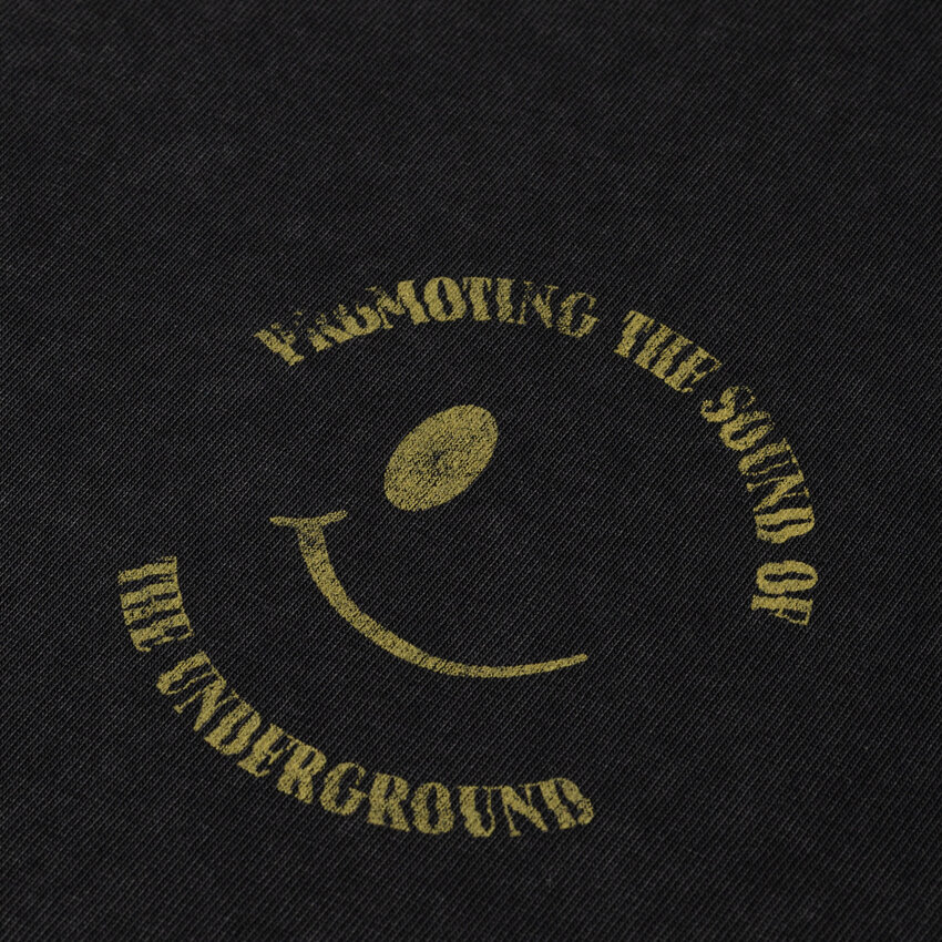 LOVELEE DAE SS Chuck Tee Underground Washed Black