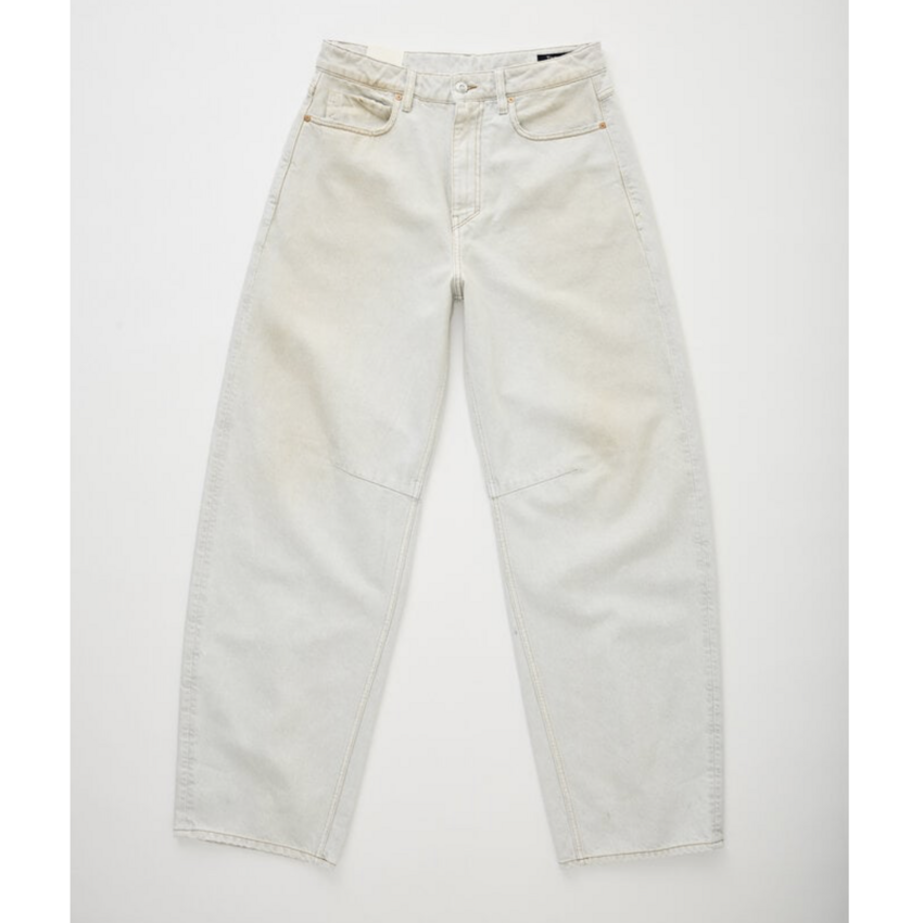 Tenue. Robyn Jeans Ontario