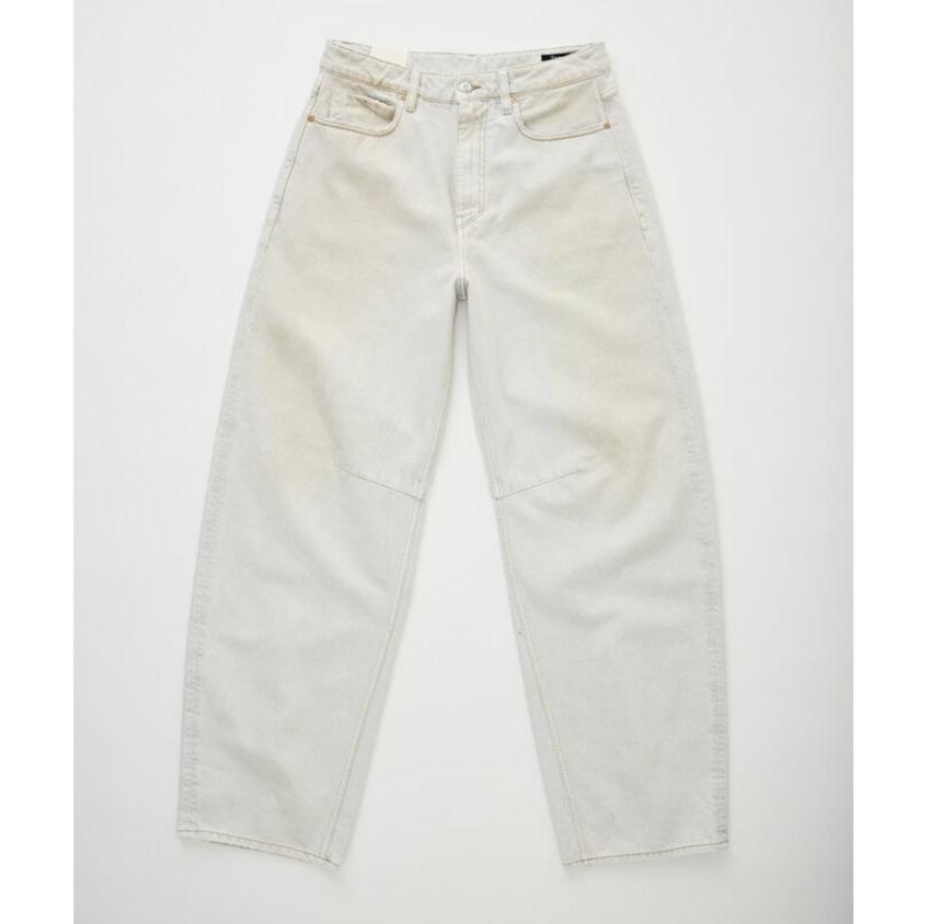 Tenue. Robyn Jeans Ontario