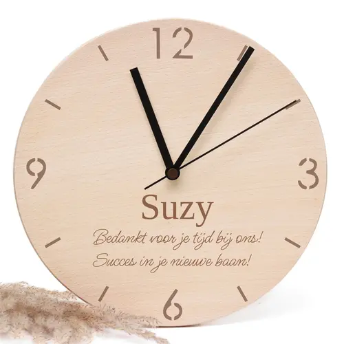 Horloge murale en bois personnalisée