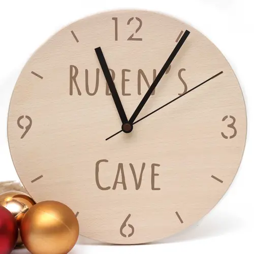 Horloge murale en bois personnalisée