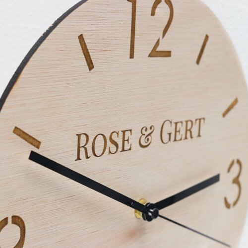 Horloge murale en bois personnalisée Horloge murale en bois personnalisée