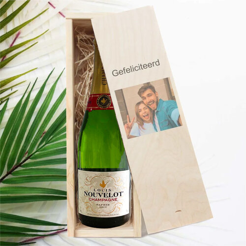 Champagne in houten kist met foto