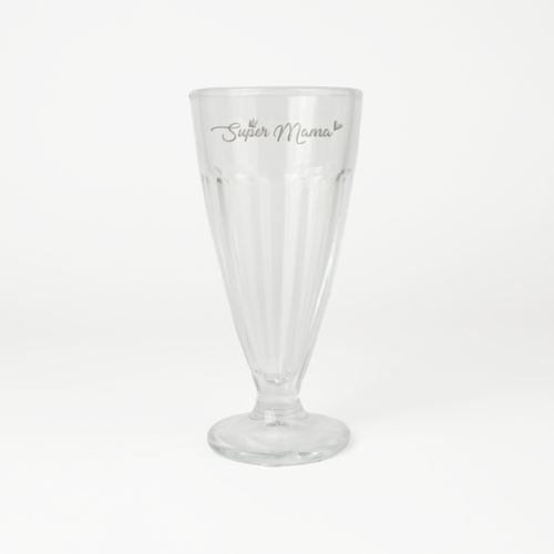 Milkshake glas met naam en gouden rietje Milkshake glas met naam en gouden rietje