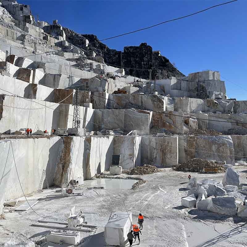 Carrara sierstenen rots