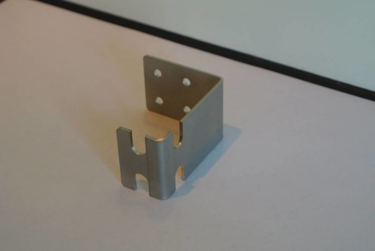 Bevestigingsbeugel voor hout of steen