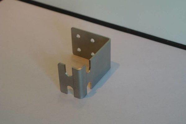 Bevestigingsbeugel voor hout of steen