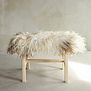 Uniek Gefotografeerd Houten Bankje met Schapenvacht - Krul/Bergschaap - 70x20x46 cm (LxBxH) - BNK-25