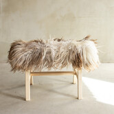 Uniek Gefotografeerd Houten Bankje met Schapenvacht - Krul/Bergschaap - 70x20x46 cm (LxBxH) - BNK-20