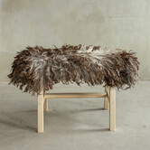 Uniek Gefotografeerd Houten Bankje met Schapenvacht - Krul/Bergschaap - 70x20x46 cm (LxBxH) - BNK-02
