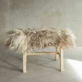 Uniek Gefotografeerd Houten Bankje met Schapenvacht - Krul/Bergschaap - 70x20x46 cm (LxBxH) - BNK-06