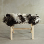 Uniek Gefotografeerd Houten Bankje met Schapenvacht - Krul/Bergschaap - 70x20x46 cm (LxBxH) - BNK-04