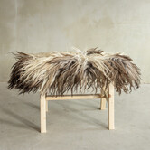 Uniek Gefotografeerd Houten Bankje met Schapenvacht - Krul/Bergschaap - 70x20x46 cm (LxBxH) - BNK-05