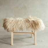 Uniek Gefotografeerd Houten Bankje met Schapenvacht - Krul/Bergschaap - 70x20x46 cm (LxBxH) - BNK-34