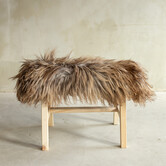 Uniek Gefotografeerd Houten Bankje met Schapenvacht - Krul/Bergschaap - 70x20x46 cm (LxBxH) - BNK-40