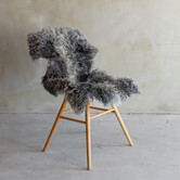 Uniek gefotografeerd Tibetaans natuurlijk grijs schapenvacht - ca. 105x60cm - SVV-768