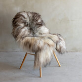 Uniek gefotografeerd IJslands natuurlijk grijs schapenvacht - ca. 118x70cm - SVV-762