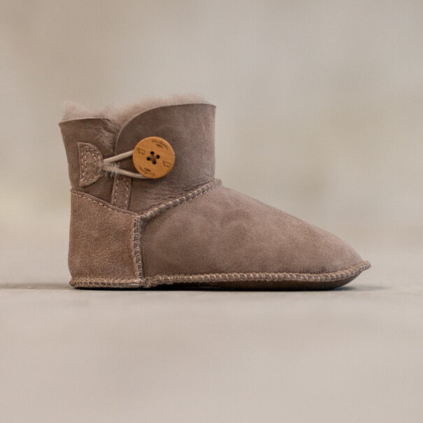 Van Buren sinds 1861 Lamsvacht kindersloffen Davin - Taupe - 3 maten
