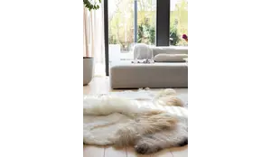 Verschil tussen een schapenvel en een synthetisch vachtkleed?