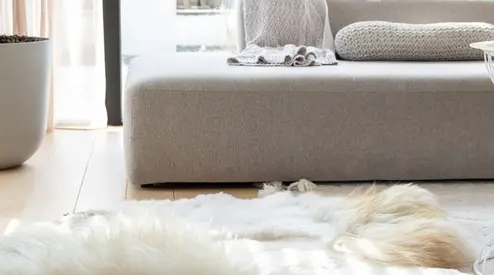 Verschil tussen een schapenvel en een synthetisch vachtkleed?