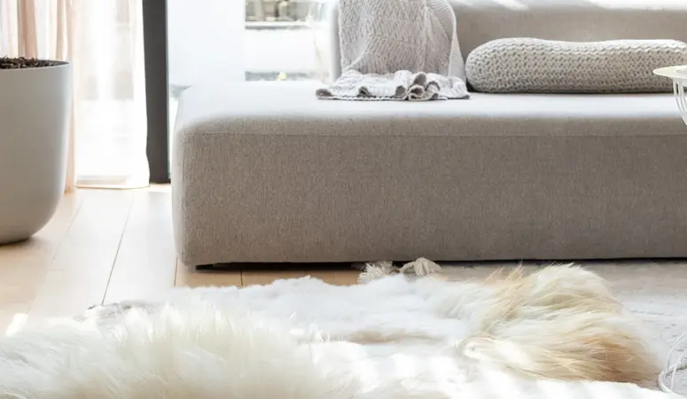 Verschil tussen een schapenvel en een synthetisch vachtkleed?