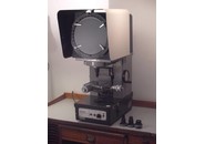 Mitutoyo Optical Comparator PJ-250c