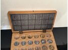 Sammlung verschiedener Kronen für Uhren