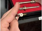 Pivot lathe for polishing pivots