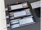 Linearer Hochpräzisions-Querrollentisch mit 3 Achsen, Mikrometerspindeln und Handrädern