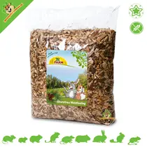 Waldfeeling mit Tannenzapfen bestreuen