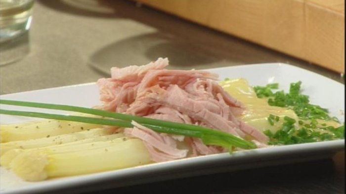 Asperges met ham en mosterdvinaigrette
