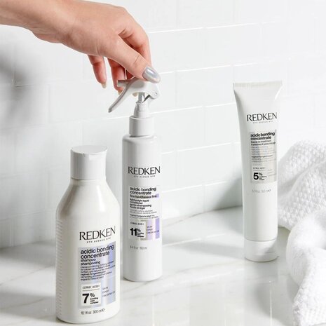 Redken Acidic Bonding Concentrate Lightweight Conditioner - 190ml