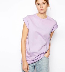 Top mit aufgerollten