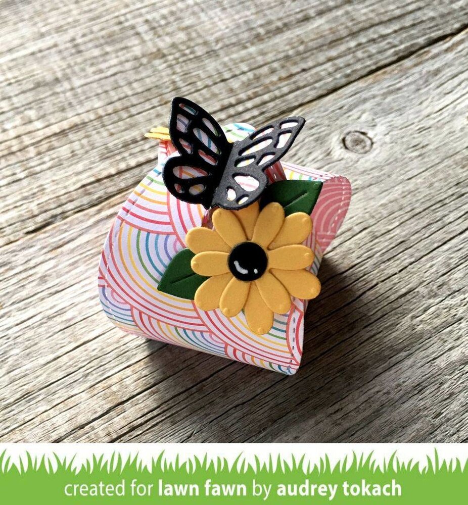 Lawn Fawn Butterfly Treat Box Dies (LF1905) Lawn Fawn Butterfly Treat Box Dies (LF1905)