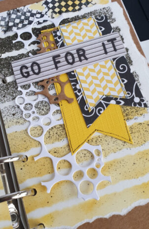 Dutch Doobadoo Mask Art Grunge Strip (470.715.149) Dutch Doobadoo Mask Art Grunge Strip (470.715.149)