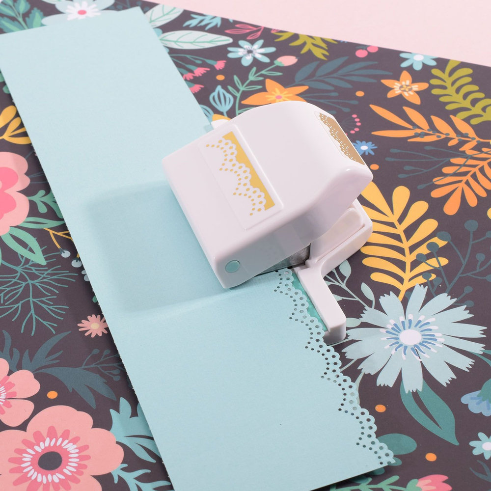 We R Memory Keepers Edge Punch Scallop Lace (661282)