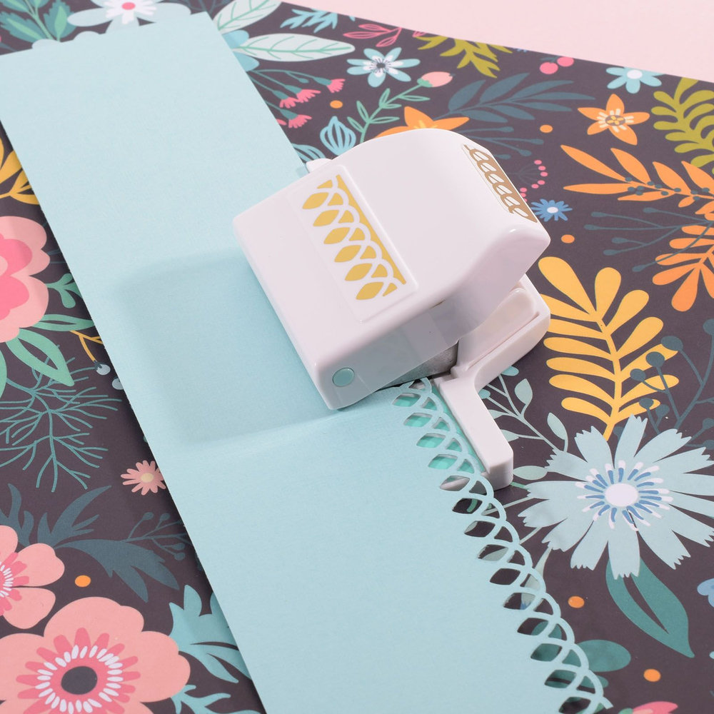 We R Memory Keepers Edge Punch Scallop Arches (661283) We R Memory Keepers Edge Punch Scallop Arches (661283)