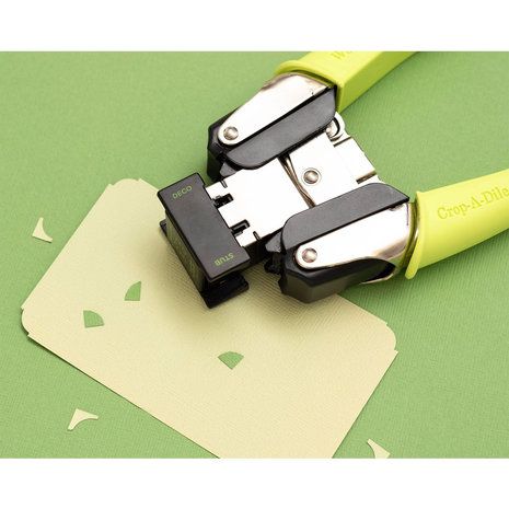 We R Memory Keepers Crop-A-Dile Corner Chomper Stub & Deco (661300) We R Memory Keepers Crop-A-Dile Corner Chomper Stub & Deco (661300)