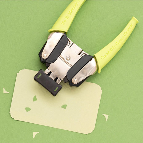 We R Memory Keepers Crop-A-Dile Corner Chomper Stub & Deco (661300) We R Memory Keepers Crop-A-Dile Corner Chomper Stub & Deco (661300)
