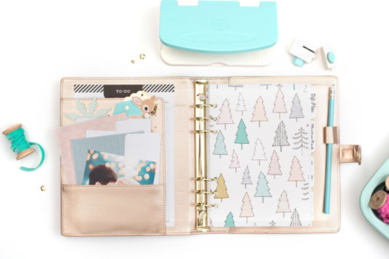 We R Memory Keepers Planner Punch Board (660461) We R Memory Keepers Planner Punch Board (660461)