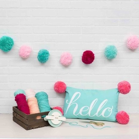 We R Memory Keepers Jumbo Pom Pom Maker Basic Tools (661013)