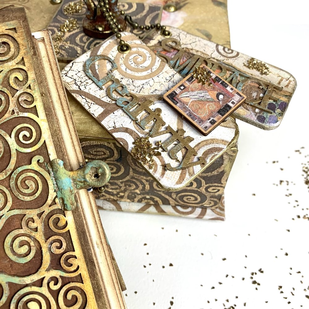 Stamperia Klimt Bag Handles and Hearts Wooden Shapes A5 (KLSP115) Stamperia Klimt Bag Handles and Hearts Wooden Shapes A5 (KLSP115)