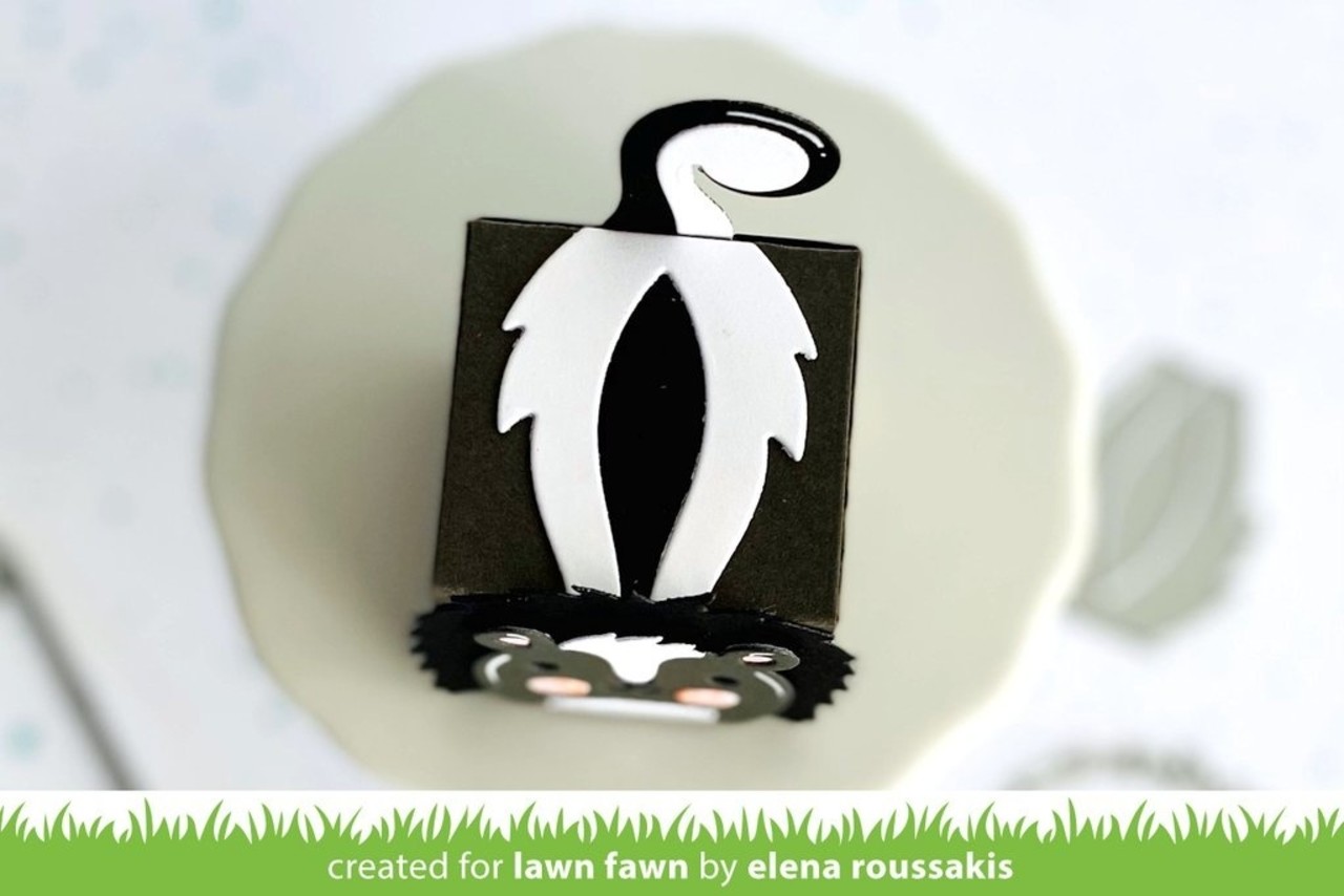 Lawn Fawn Tiny Gift Box Skunk Add-On Dies (LF2737) Lawn Fawn Tiny Gift Box Skunk Add-On Dies (LF2737)