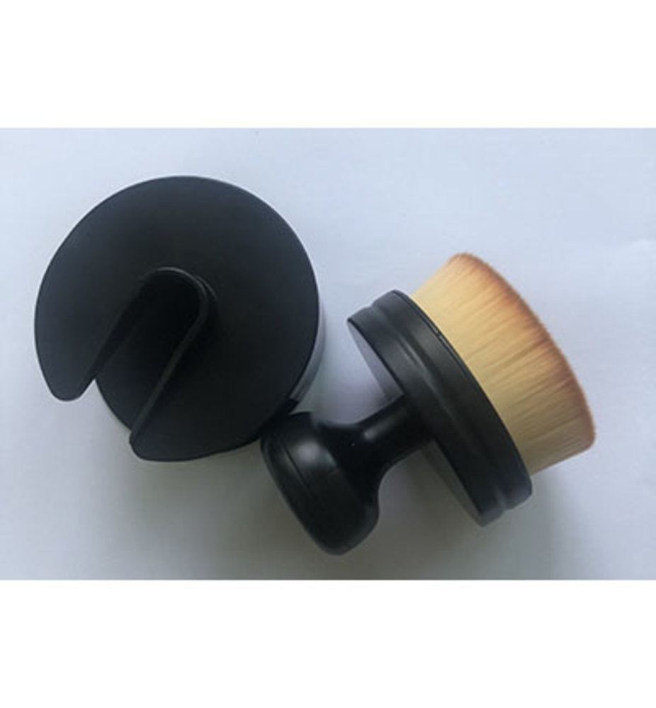 Nellie Snellen Ergonomic Blending Brush (NMMB008) Nellie Snellen Ergonomic Blending Brush (NMMB008)