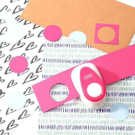 Vaessen Creative Figuurpons Jumbo Cirkel Met Sierrand (21437-014) Vaessen Creative Figuurpons Jumbo Cirkel Met Sierrand (21437-014)