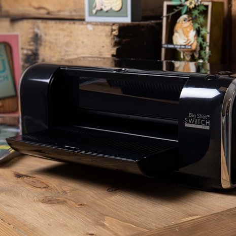 Sizzix Tim Holtz Big Shot Switch Plus A4 (665301) + GRATIS DISNEY SNIJMAL